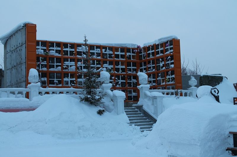 Колумбарий для урн с прахом
